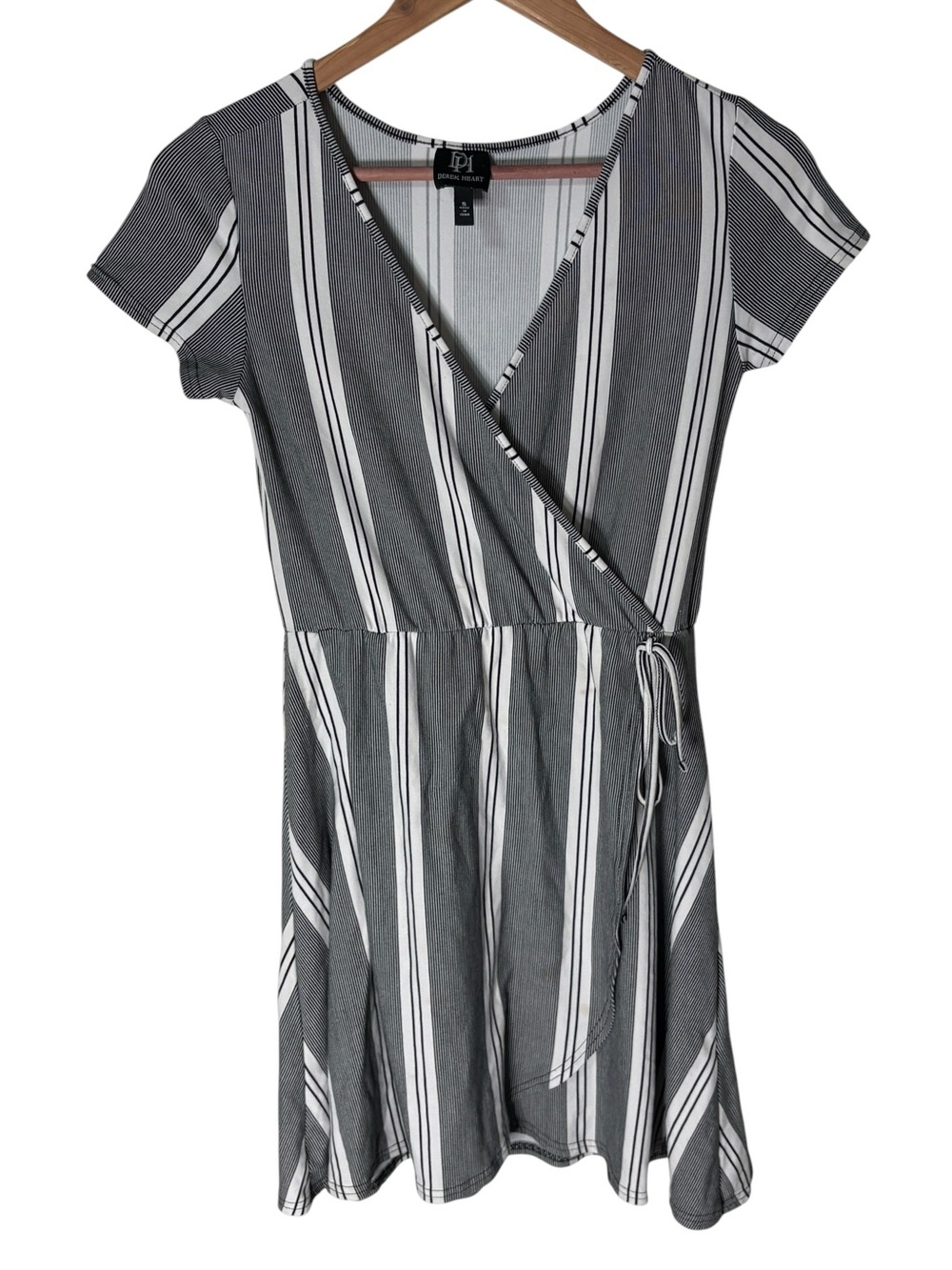 Derek Heart Striped Faux Wrap Mini Dress Tie Waist Short Sleeve Size Small